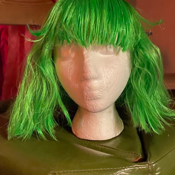 Adult size Neon green wig - Picture 2 of 2